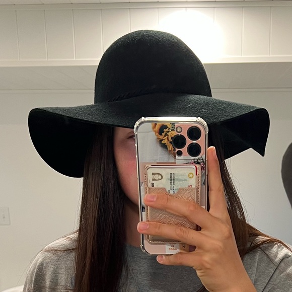 Black Floppy Hat - Picture 2 of 4